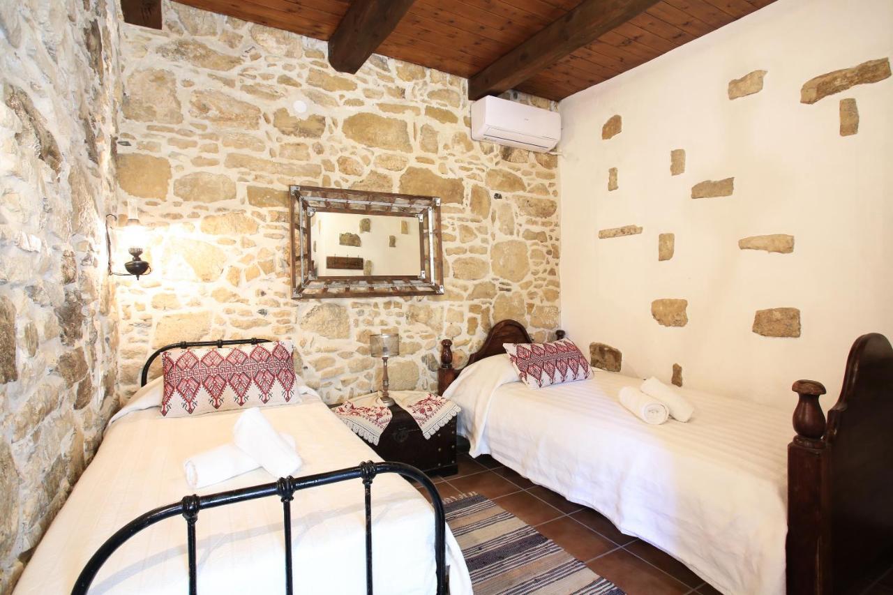 Villa Radamanthis Sívas 외부 사진